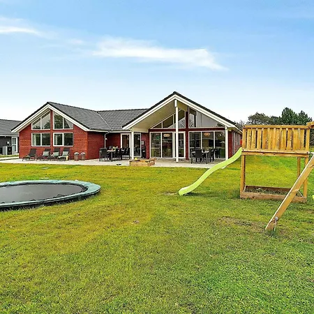 Holiday home Luxury Retreat With Pool - By Traum