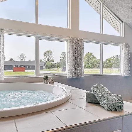 Luxury Retreat With Pool - By Traum Holiday home