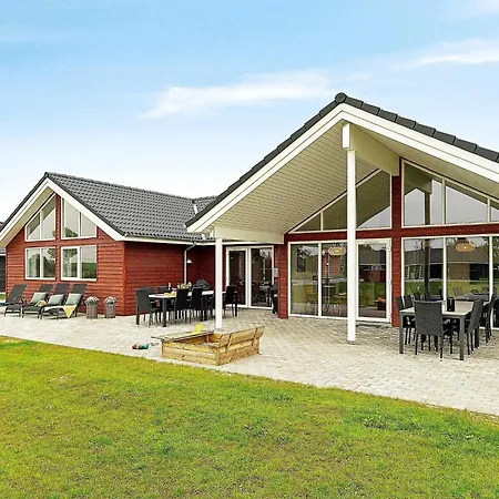 Luxury Retreat With Pool - By Traum Holiday home