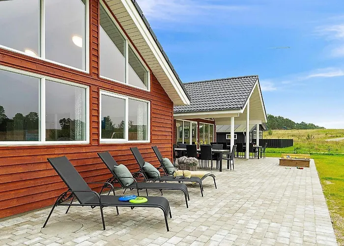 Luxury Retreat With Pool - By Traum Grenå